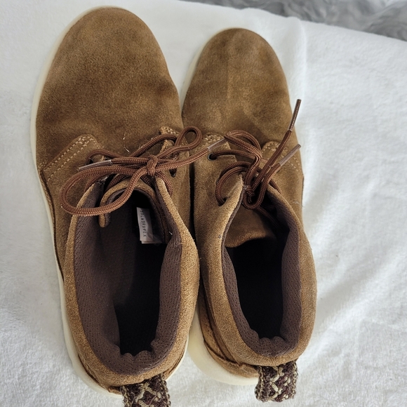 Ugg treadlite youth brown booties Size 5 - Picture 8 of 9